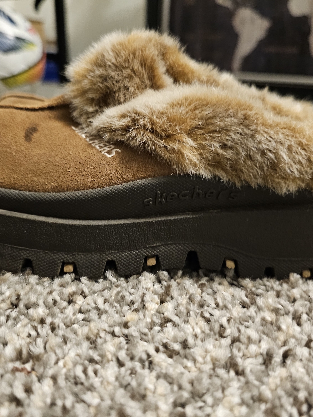 Skechers Tan Faux Fur Lined Chunky Sole Slip-On Size 6 - Picture 4 of 7